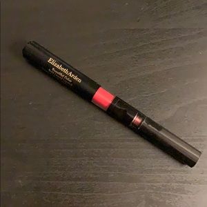 Elizabeth Arden Bold Liquid Lipstick Fearless red